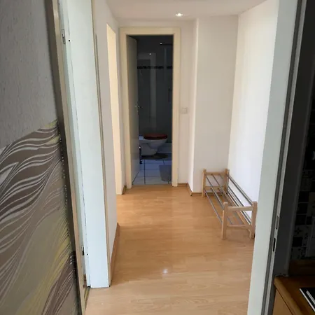 Komfort 11 アパート *